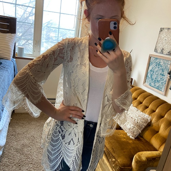 Lace Kimono - Picture 2 of 2
